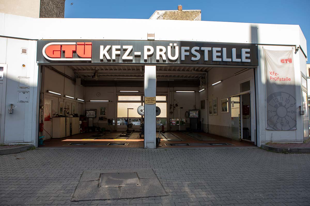 Außenanasicht GTÜ Kfz-Prüfstelle Berlin Wedding